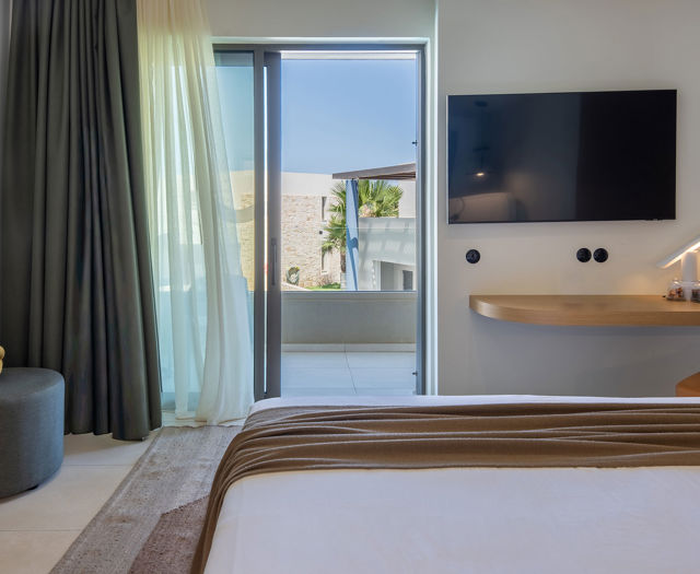 Paralos-Kosta-Alimia-Pure-Luxe-Junior-Suite-SSV-1.jpg