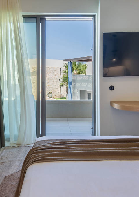 Paralos-Kosta-Alimia-Pure-Luxe-Junior-Suite-SSV-1.jpg
