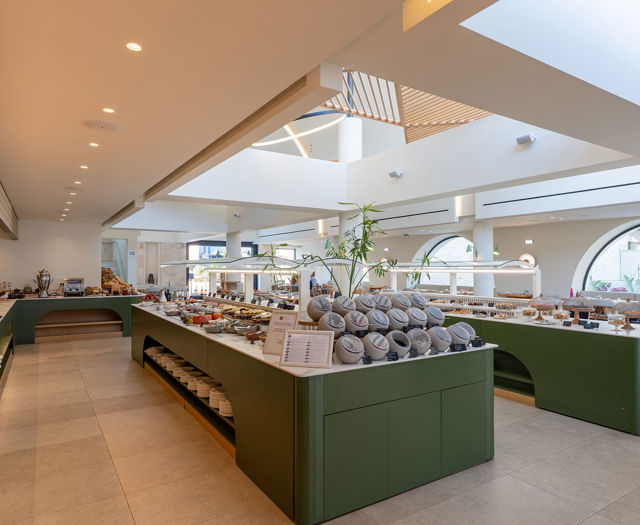 Paralos-Kosta-Alimia-Buffet-2.jpg