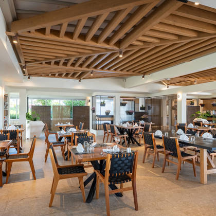 Paralos-Kosta-Alimia-Restaurant-Floga-2.jpg
