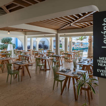 Paralos-Kosta-Alimia-Restaurant-Levante-1.jpg