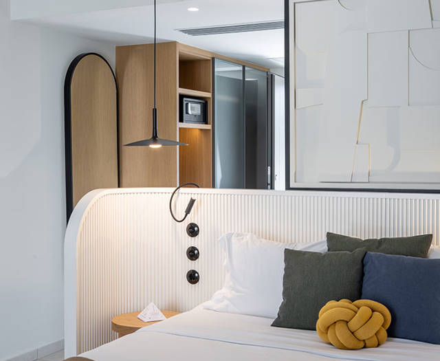 Paralos-Kosta-Alimia-Pure-Luxe-Junior-Suite-GV-5.jpg