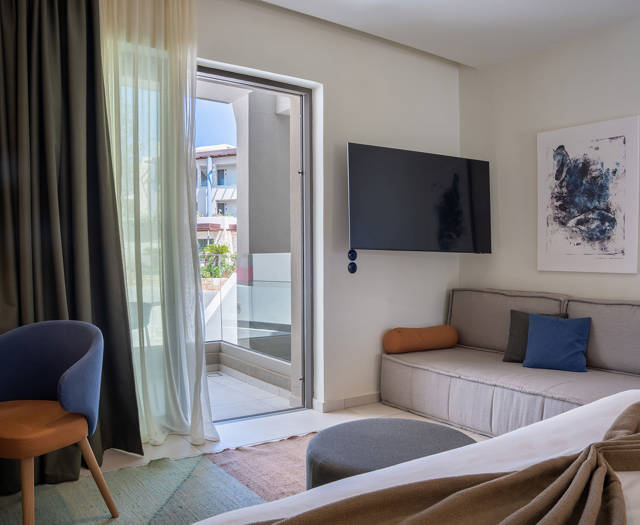 Paralos-Kosta-Alimia-Pure-Luxe-Junior-Suite-GV-2.jpg